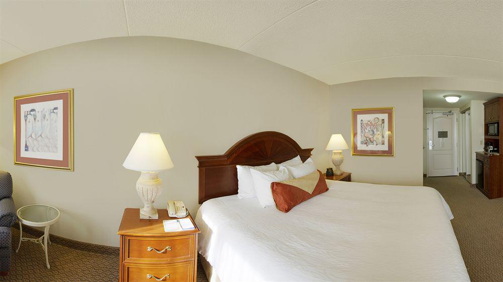 Hilton Garden Inn Auburn Riverwatch Exterior photo