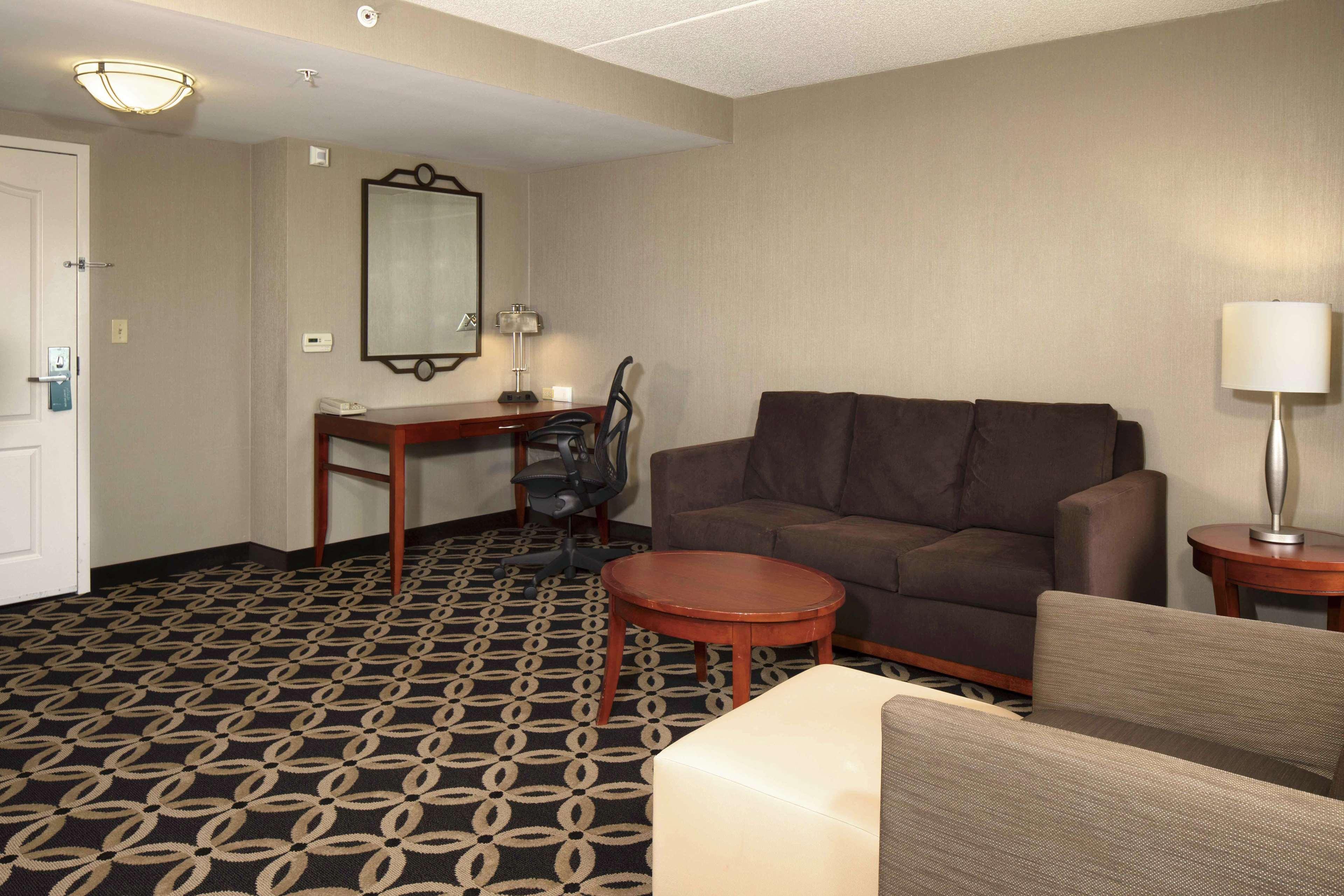 Hilton Garden Inn Auburn Riverwatch Exterior photo