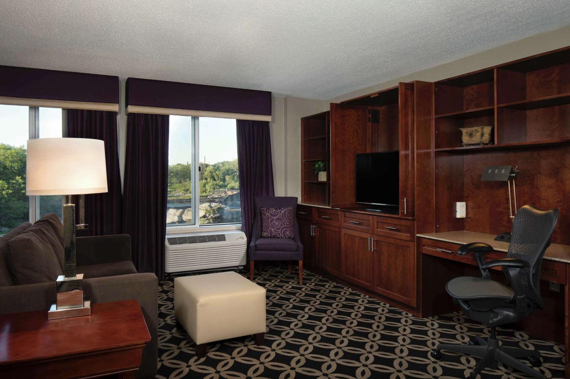 Hilton Garden Inn Auburn Riverwatch Exterior photo