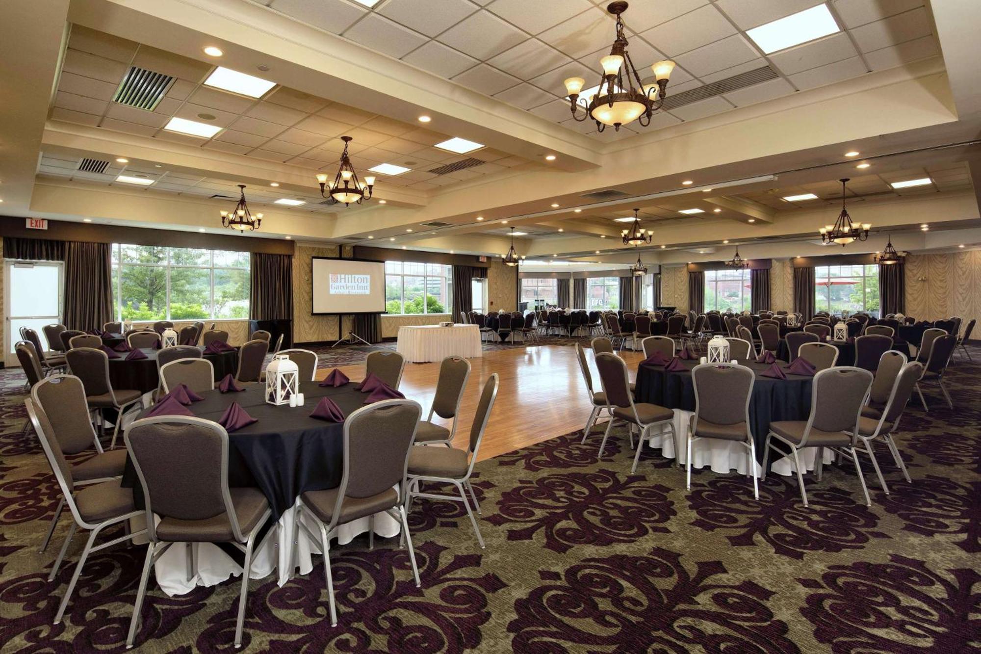 Hilton Garden Inn Auburn Riverwatch Exterior photo